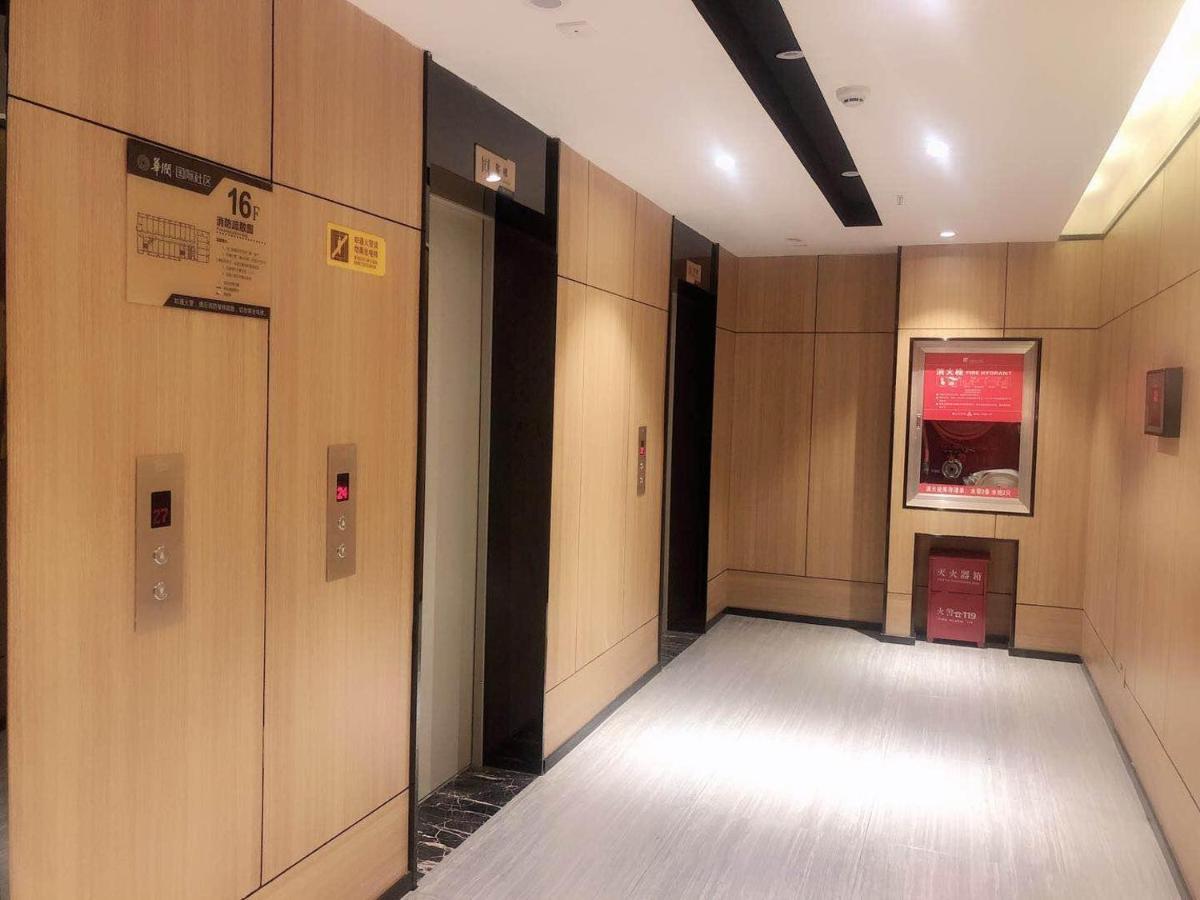 Iu酒店·贵阳奥体中心华润万象汇店 外观 照片