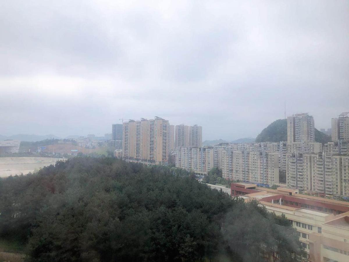 Iu酒店·贵阳奥体中心华润万象汇店 外观 照片