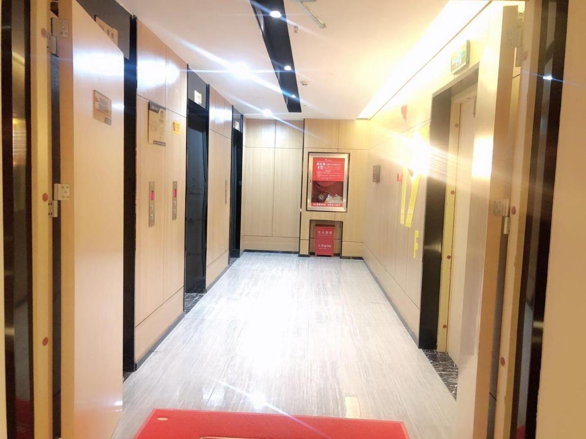 Iu酒店·贵阳奥体中心华润万象汇店 外观 照片